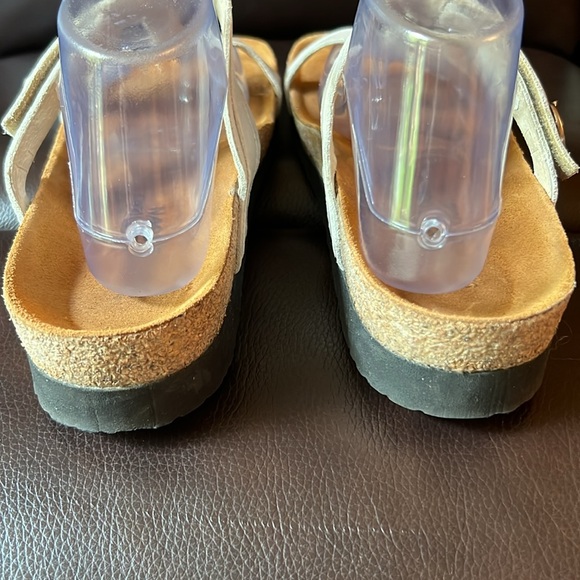 Naot Cream and Gold Sandals with Adjustable Straps. Size 43 - Picture 8 of 13